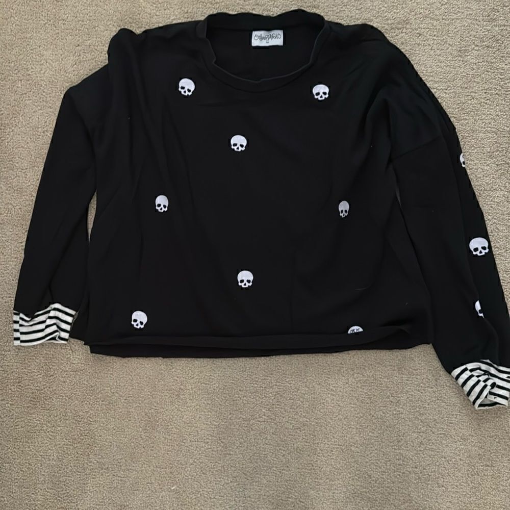 Lauren Moshi XS black and white skull pullover crewneck